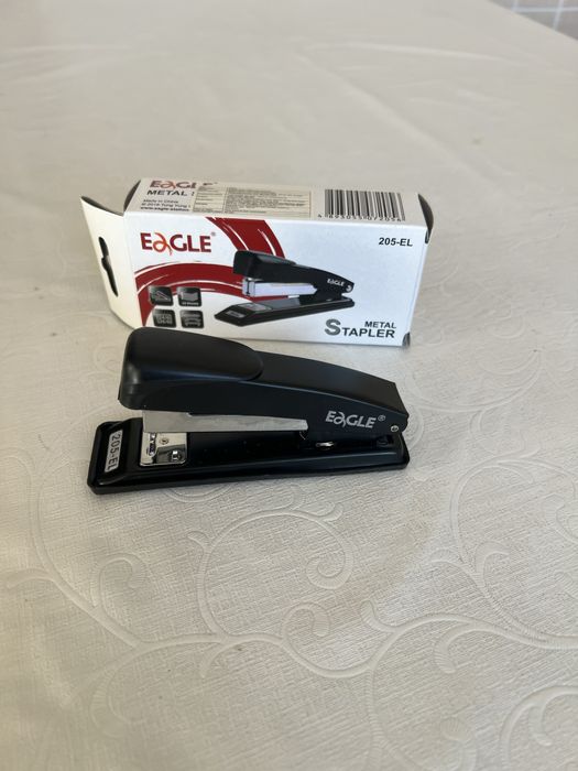 Степлер новый концелярский