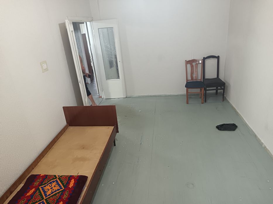 Sergelı 8   2 xonalı uy 4 Etaj bohcha maktablar yaqin 350$