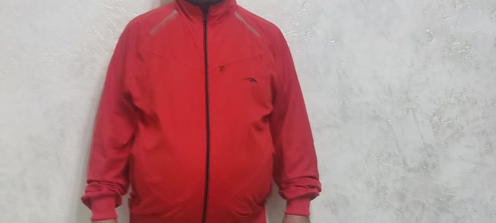 Продам спортивный костюм