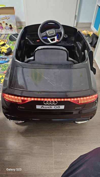 Детска електрическа кола Audi Q8