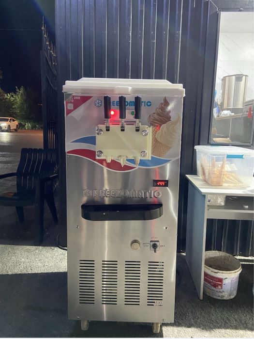 Мороженое аппарат Freezimatic