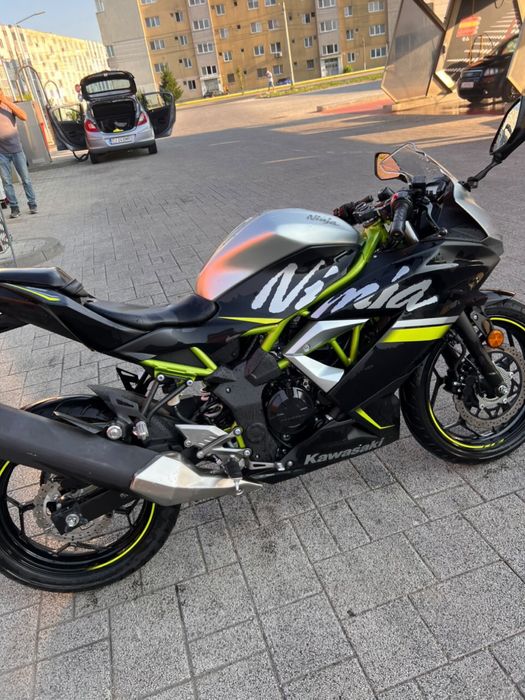Kawasaki ninja 125 cc 2020