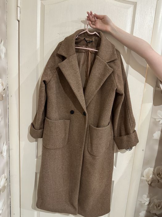 Пальто женское бежевое