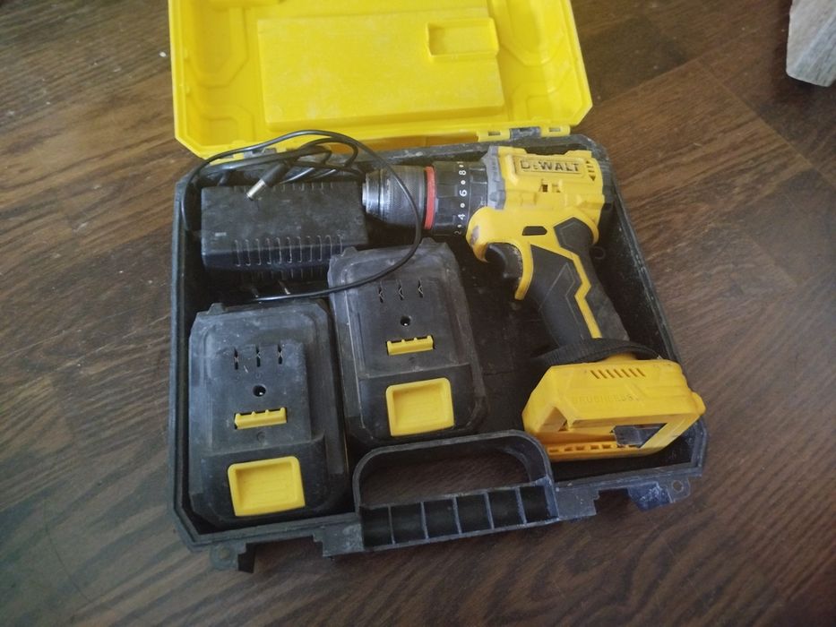 аккумуляторный шуруповёрт DeWALT
Про
