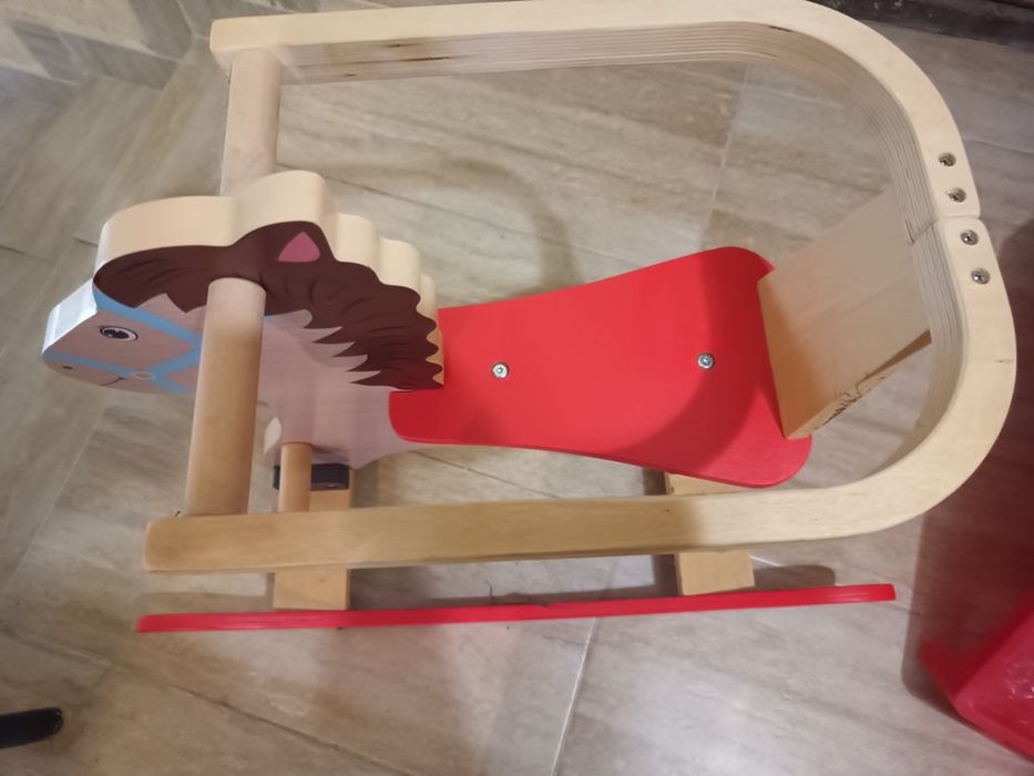 Детско дървено конче