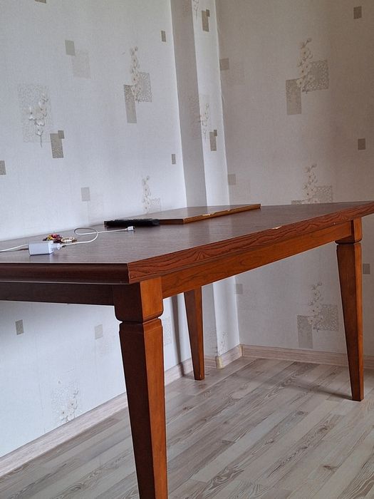 Стол 20000 теңге