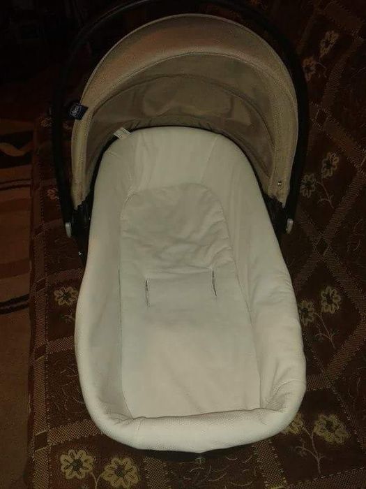 Vand cărucior chicco