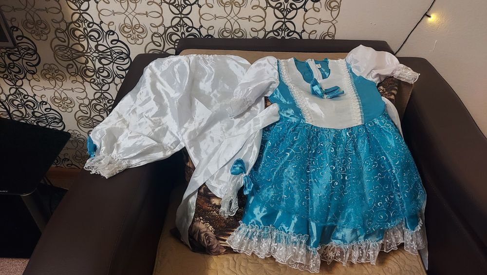 Продам новогодние костюмы