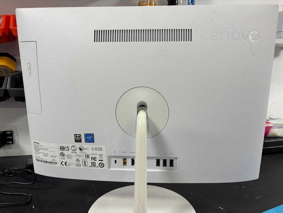 Монобок Lenovo в хорошем состояний