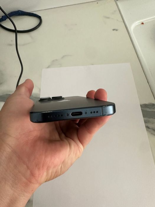 Продам Iphone 15 pro 256gb