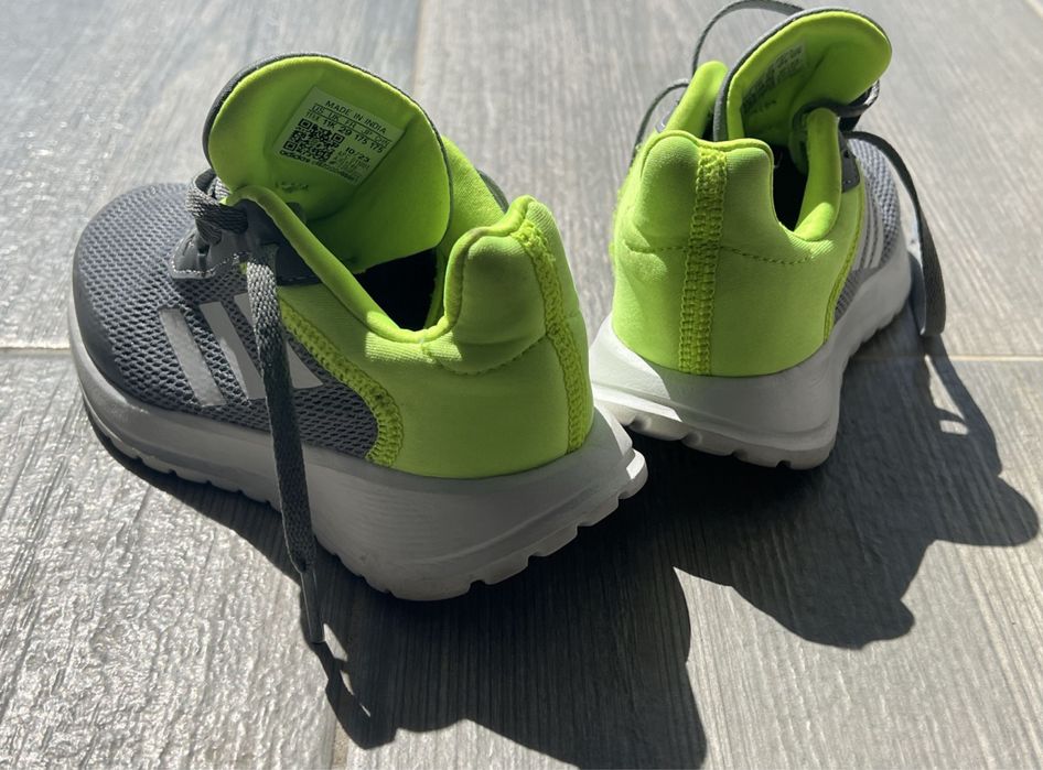 Adidași 29/ stare perfectă  Adidas