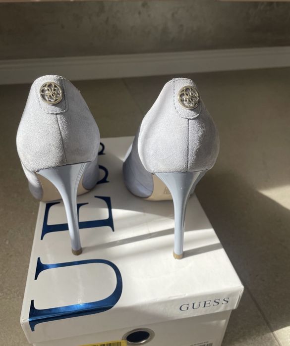 Обувки Guess 37 размер