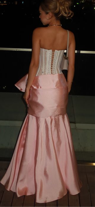 Выпускное платье в идеальном состоянии