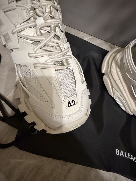 Vand Adidași Balenciaga Track – alb