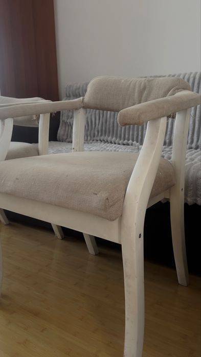 Scaune cu brațe – GRATUIT (necesită recondiționare)