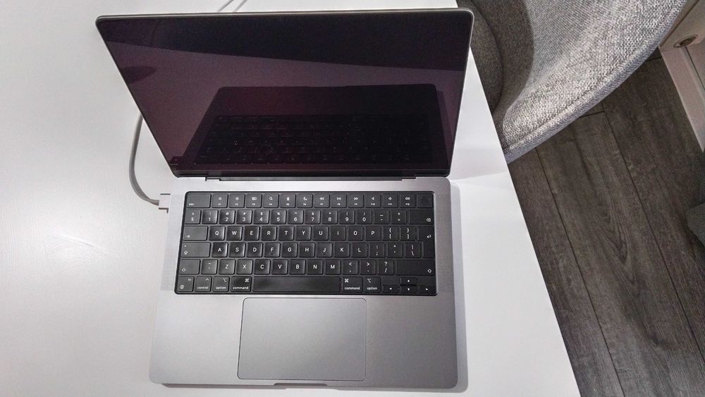 Apple MacBook Pro 14" M2 Pro 16GB RAM 512GB - служебен/запазен