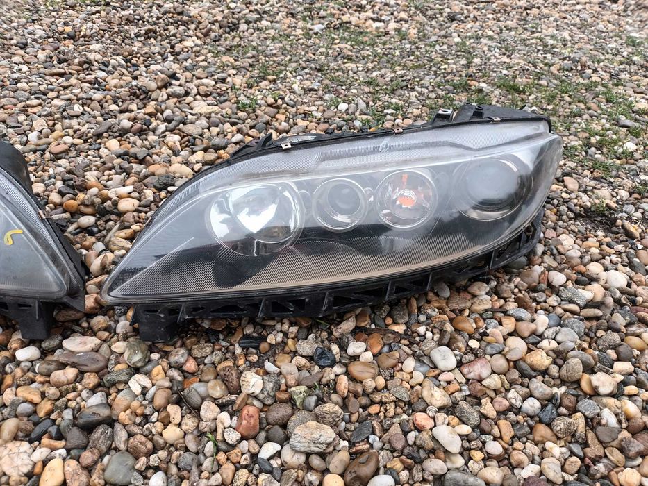 ляв и десен черен фар за мазда 6 MAZDA 6