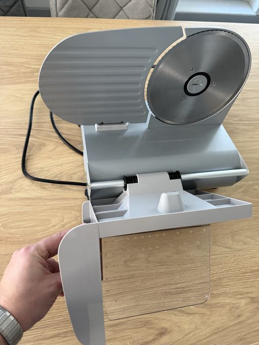 Електрически нож GORENJE R506E СИВ, 150 W