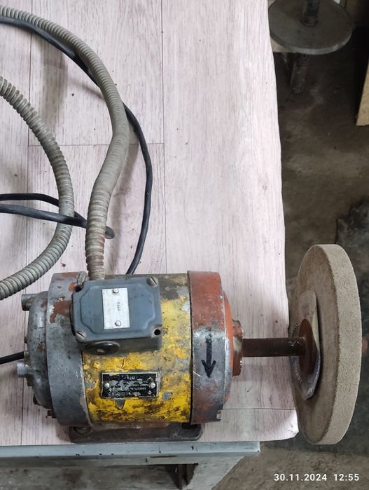 Наждак, точильные станок.