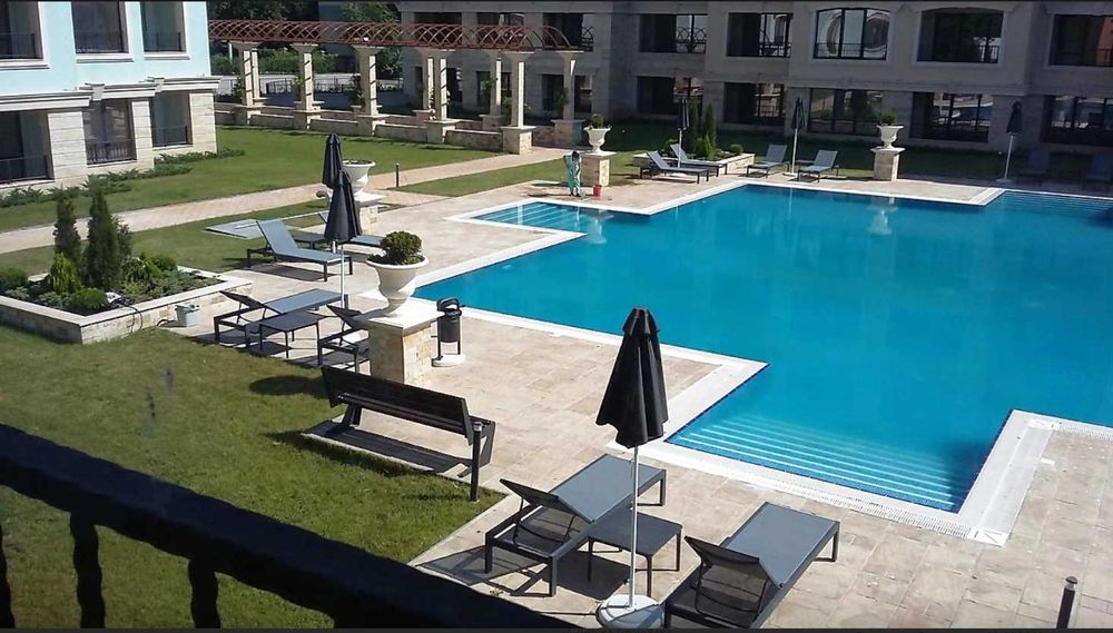 Дава се под наем Двустаен апартамент в к.к. Св.Св. Константин и Елена - 77 кв.м за 1000 € - Снимка #13