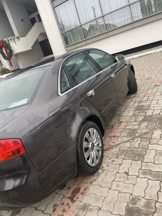 Audi  A4  B7 2850