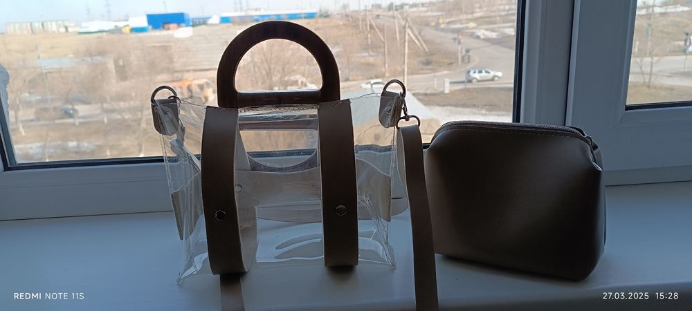 Женская сумочка и рюкзак