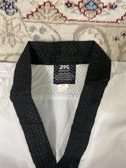 Продаю кимоно для таэквондо