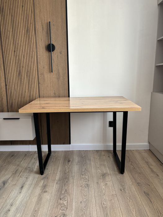 Продам обеденный стол. Есть торг