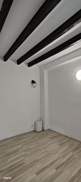 Casă cu 3 dormitoare, 3 bai de închiriat