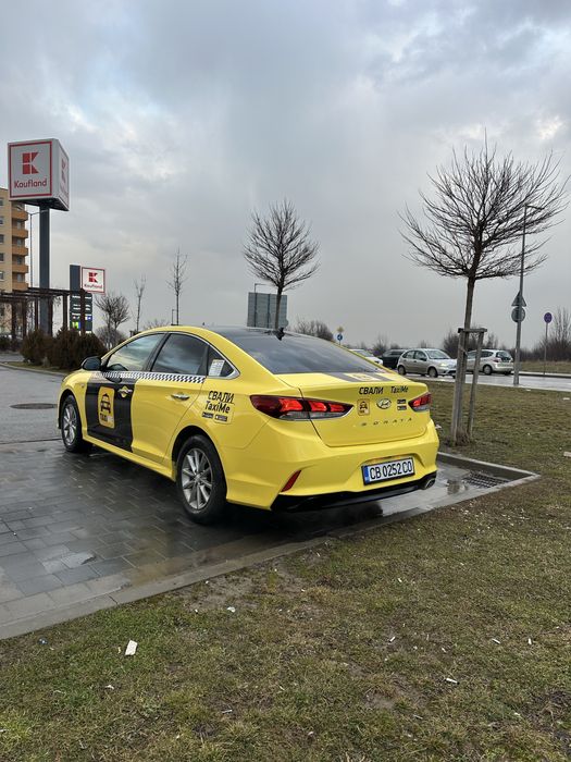 Hyundai sonata.       .