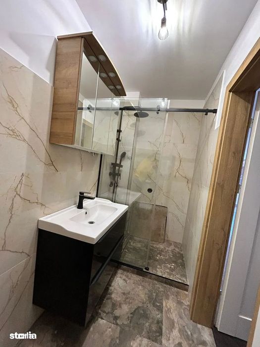 Apartament de 3 camere, 90 mp utili + 2 parcari zona Fagului