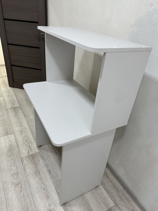 Столик компьютерный