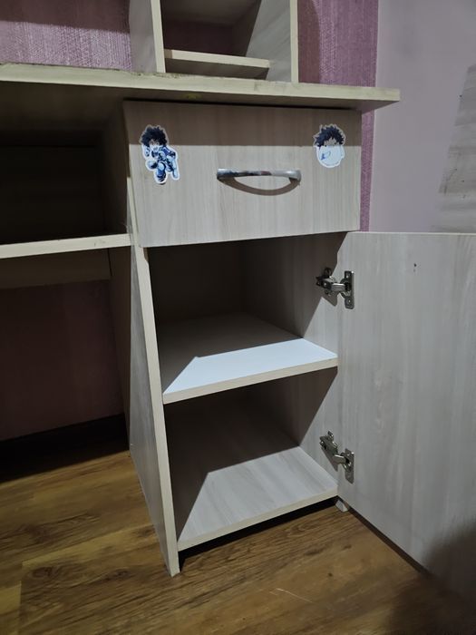 Продам детский стол