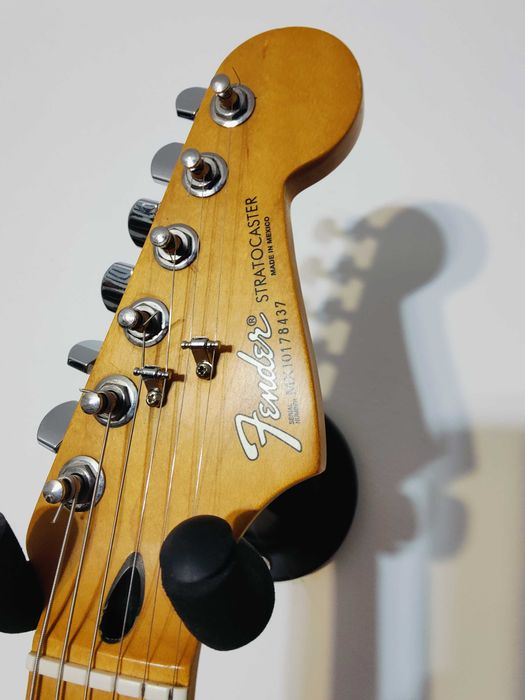 Chitara electrica Fender Deluxe Roadhouse Strat