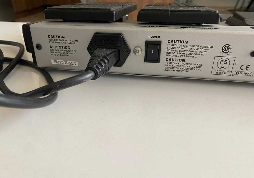 BEHRINGER FCB1010 Midi Footswitch / Футсуич