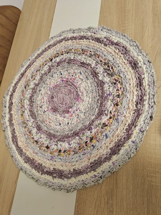 Covoraș lucrat manual