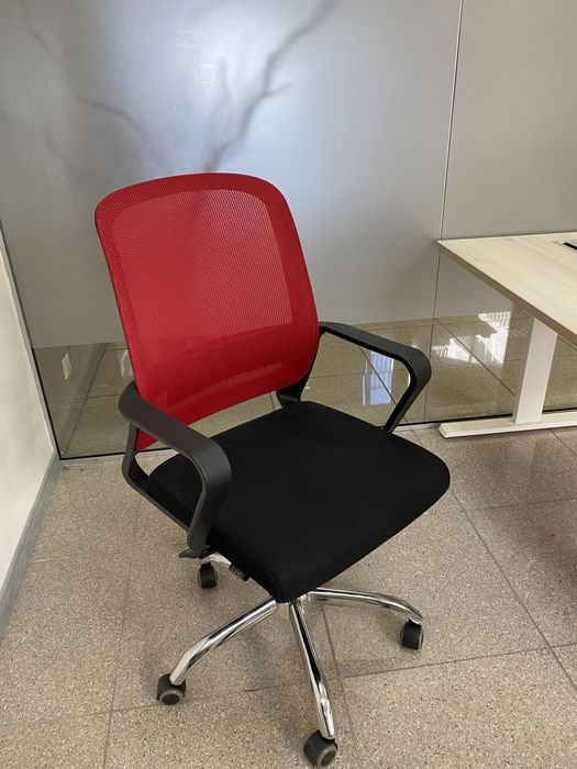 Офис мебели, бюра, столове, шкафове