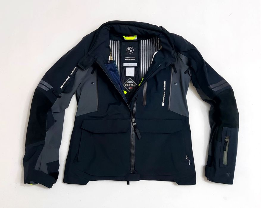 Geacă moto BMW Moreno Gore-Tex Adventure GTX, neagră pentru femei, Nr. 38 sau M, model 2026, include protecții spate, umeri, antebrațe