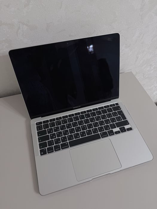 MacBook Air 13 2023 года