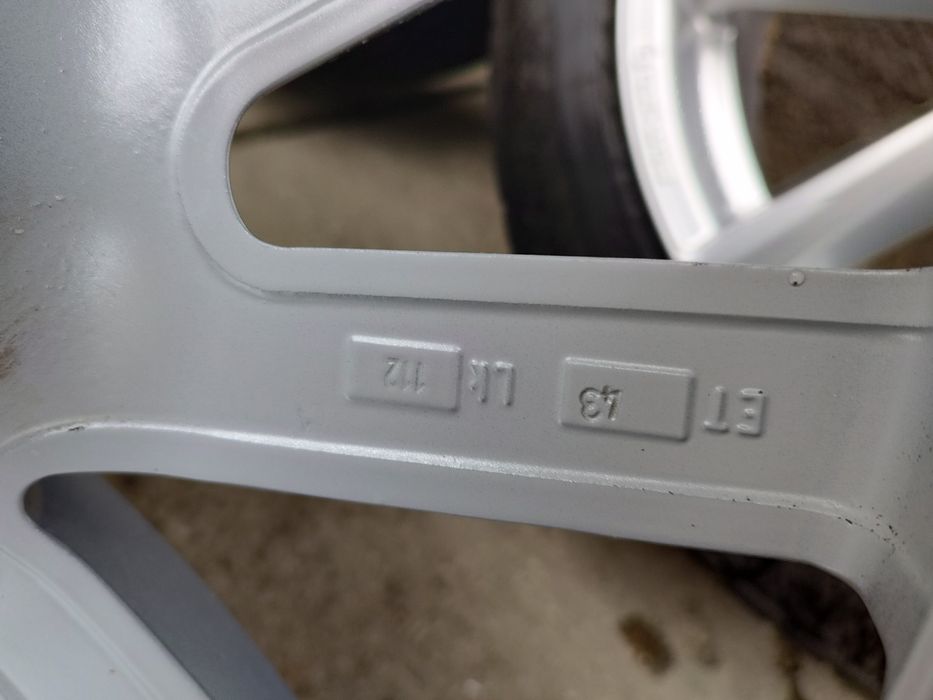 Vând Set Jante Aliaj Borbet 5x112 + Cauciucuri 225/50/R18 Nexen M+S
