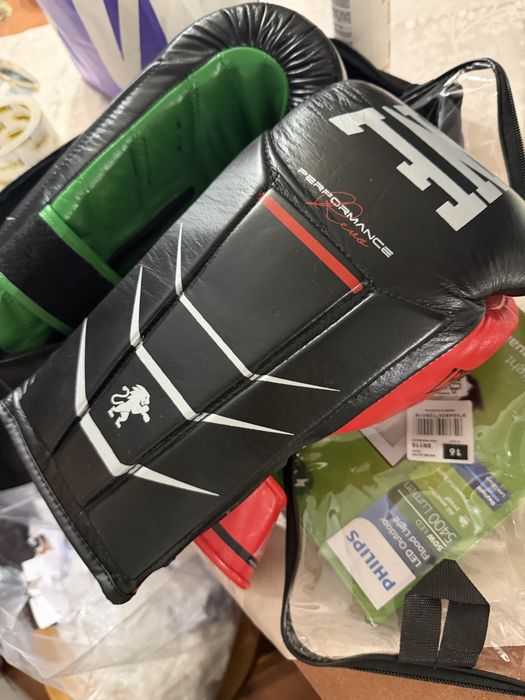 Manusi box Leone Revo Performance 16 OZ