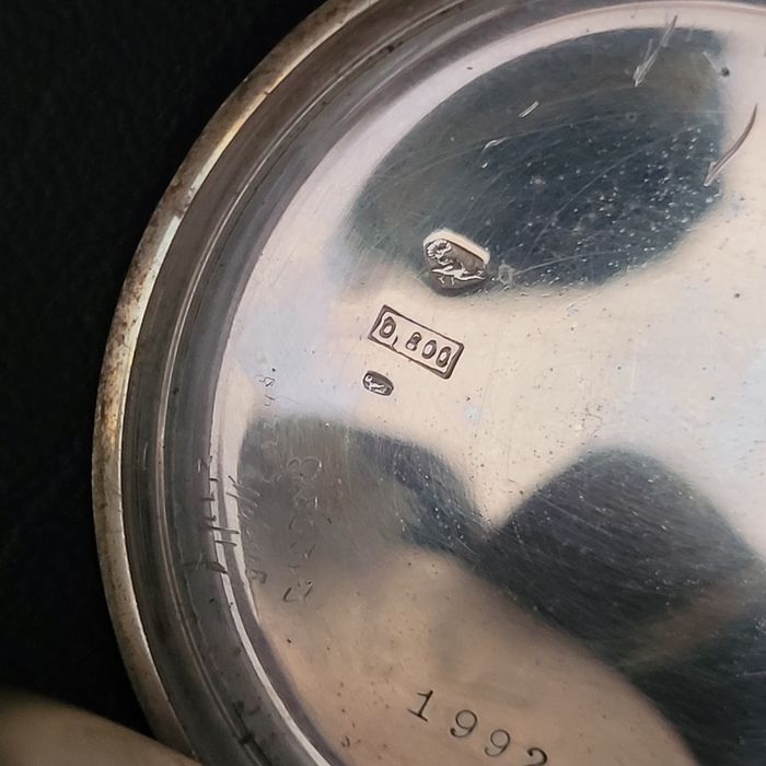 джобен сребърен часовник