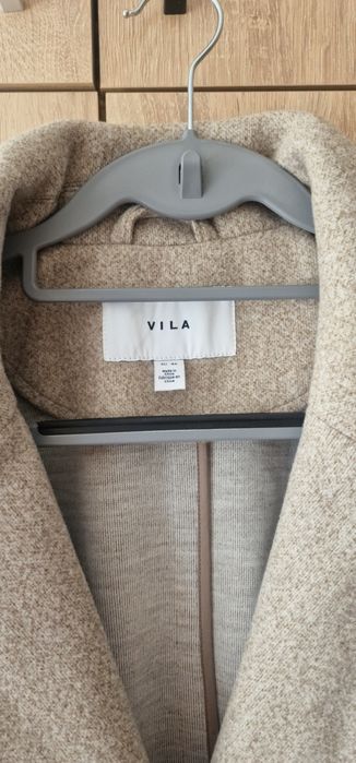 Палто с колан преходно ново