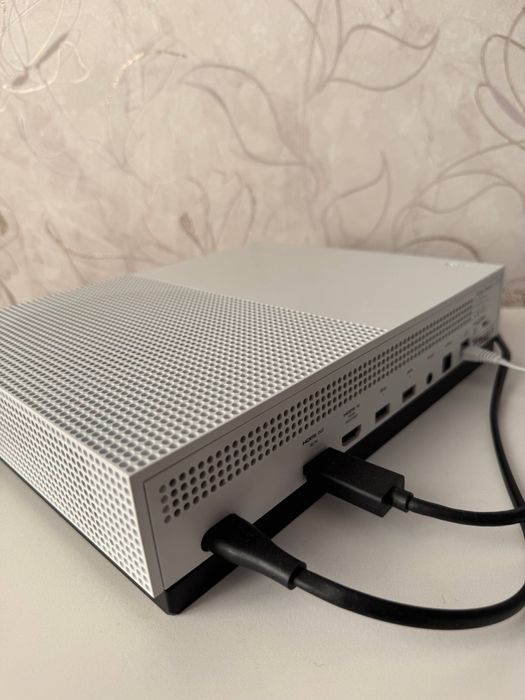 Xbox one s Продажа-обмен