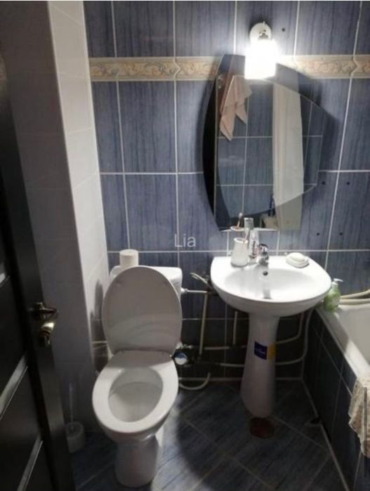 Central, garsoniera decomandată