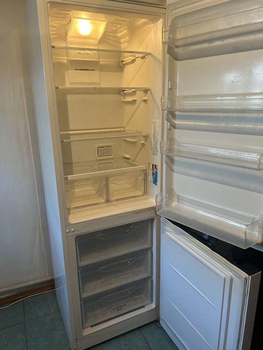 Продам холодильник