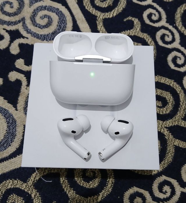 Airpods наушник хороши звук