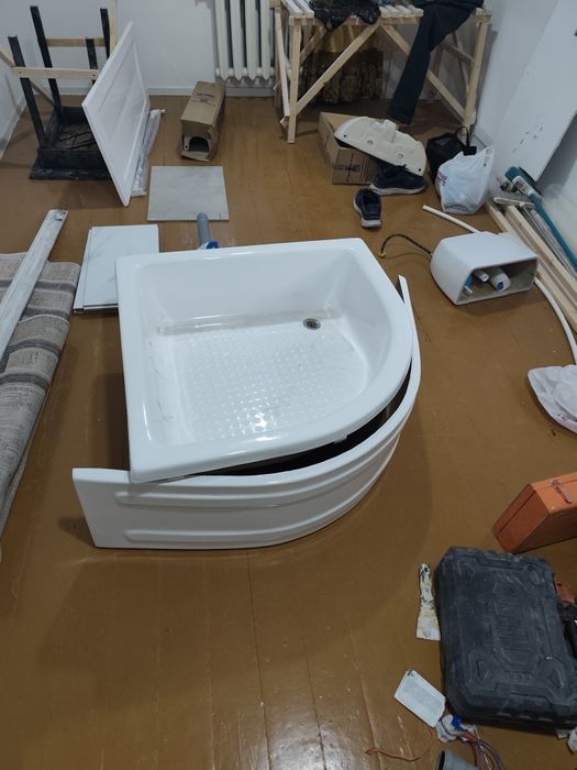 Продам ванна не глубокая 90 90