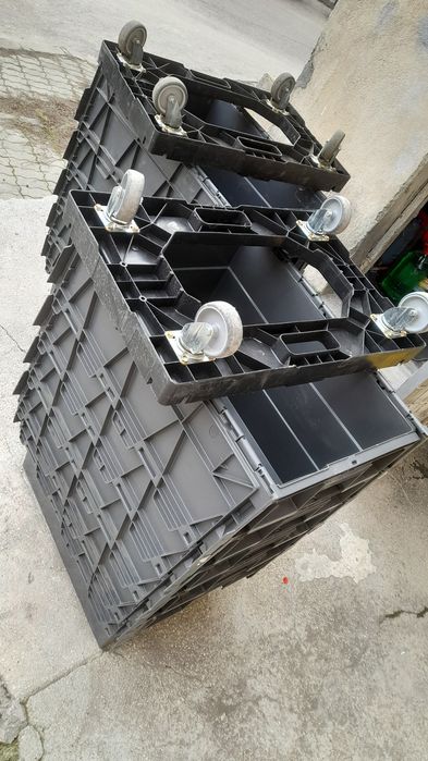 Cutii cu capac din plastic alimentar