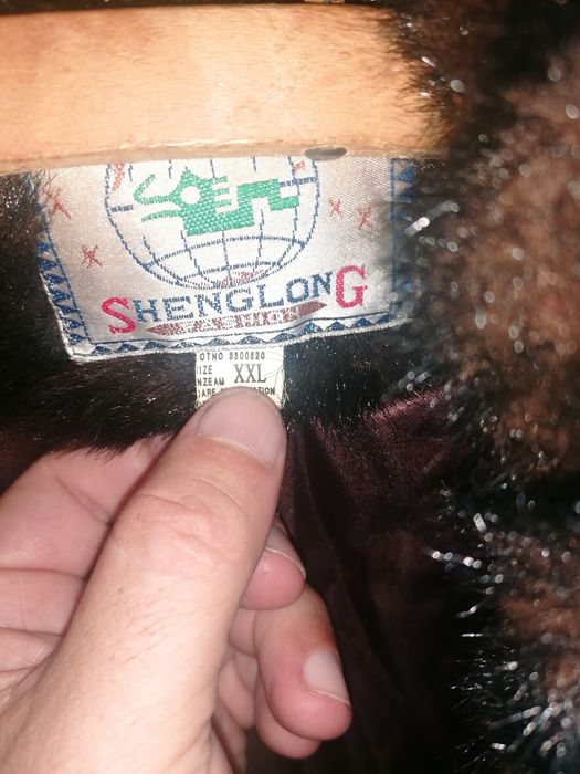 Vand două blanuri culori diferite